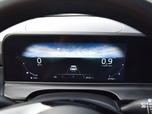 Used 2024 Kia Seltos EX image 12