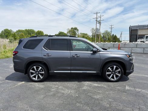 Used 2025 Honda Pilot Elite image 7
