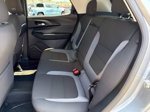 Used 2025 Chevrolet TrailBlazer LT w/ Convenience Package AWD/4WD image 19