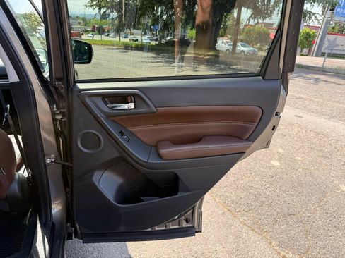 Used 2017 Subaru Forester 2.5i Touring AWD/4WD image 20