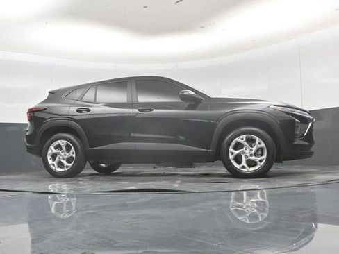 Used 2026 Chevrolet Trax LS w/ LS Convenience Package FWD image 52