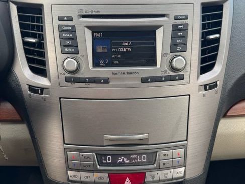 Used 2014 Subaru Outback 2.5i Limited w/ Moonroof Package AWD/4WD image 24