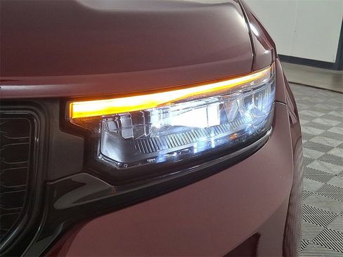 Used 2023 Jeep Grand Cherokee Altitude image 13