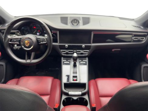 Used 2023 Porsche Macan Turbo image 50