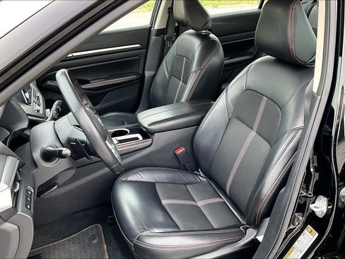 Used 2024 Nissan Altima 2.5 SR FWD image 23