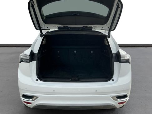 Used 2022 Buick Envision Avenir w/ Technology Package II image 24