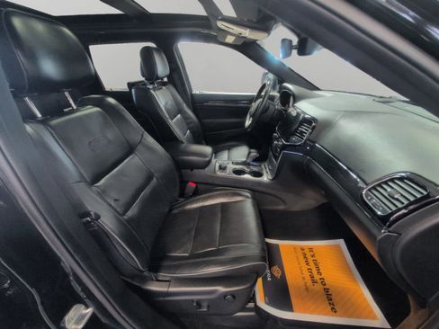 Used 2019 Jeep Grand Cherokee Overland image 15