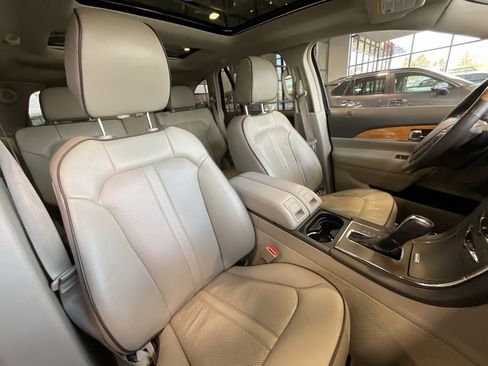 Used 2013 Lincoln MKX FWD image 18