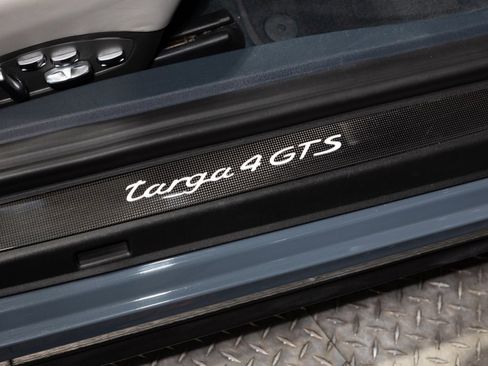 Used 2018 Porsche 911 Targa 4 GTS image 19