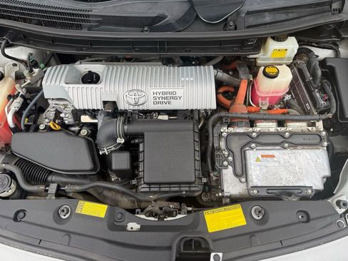 Used 2010 Toyota Prius Five image 10