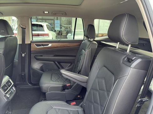 New 2026 Volkswagen Atlas SE FWD image 14