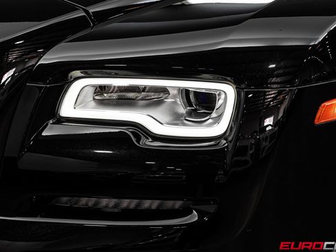 Used 2019 Rolls-Royce Wraith RWD image 11