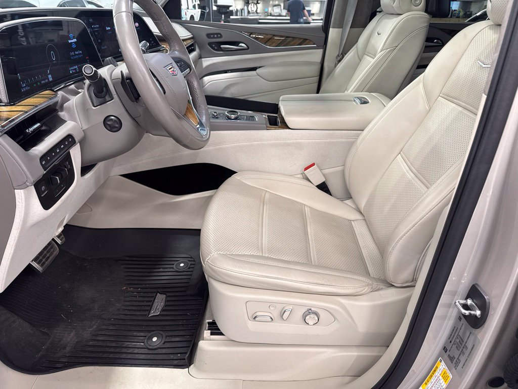 Used 2023 Cadillac Escalade ESV Sport Platinum AWD/4WD image 14