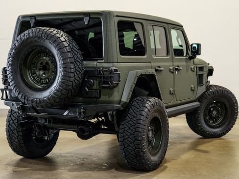 Used 2024 Jeep Wrangler Unlimited Rubicon w/ Technology Group AWD/4WD image 8