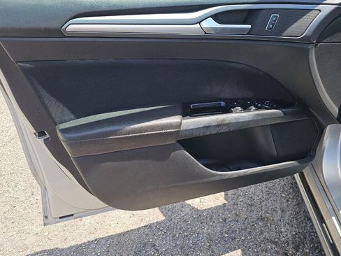 Used 2013 Ford Fusion SE FWD image 9