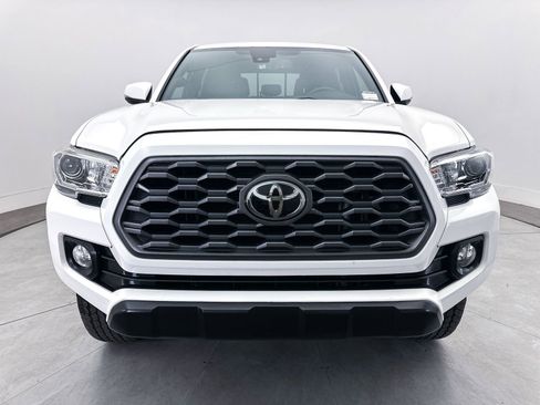 Used 2020 Toyota Tacoma TRD Off-Road w/ Technology Package AWD/4WD image 9
