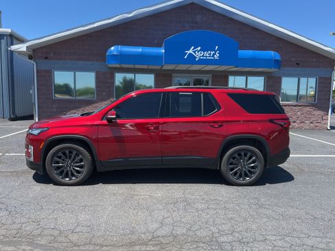 Used 2023 Chevrolet Traverse RS w/ LPO, Floor Liner Package AWD/4WD image 3
