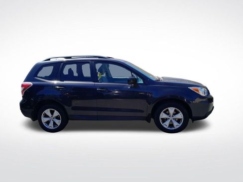 Used 2015 Subaru Forester 2.5i Premium w/ All-Weather Package AWD/4WD image 9