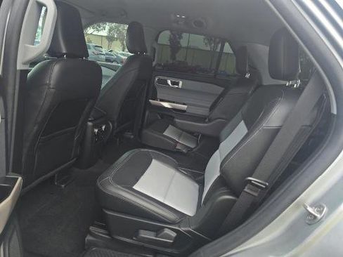 Used 2023 Ford Explorer XLT w/ Equipment Group 202A image 5