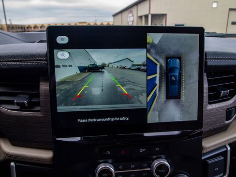 Used 2024 Ford Expedition Max Limited image 16