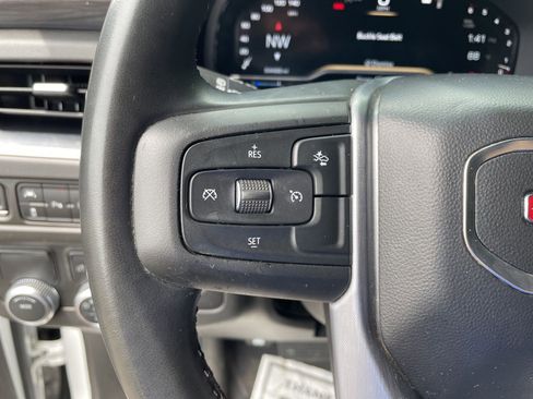 Used 2023 GMC Yukon SLT RWD image 17