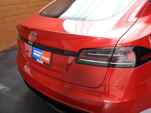 Used 2022 Tesla Model S AWD image 13