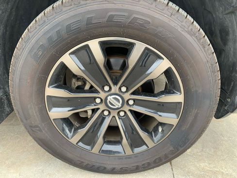 Used 2017 Nissan Armada Platinum RWD image 11