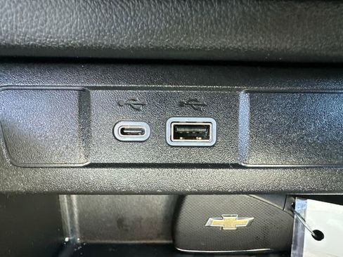 Used 2024 Chevrolet Colorado Trail Boss w/ Technology Package image 36