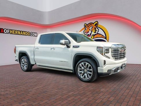 Used 2023 GMC Sierra 1500 Denali w/ Denali Reserve Package AWD/4WD image 3