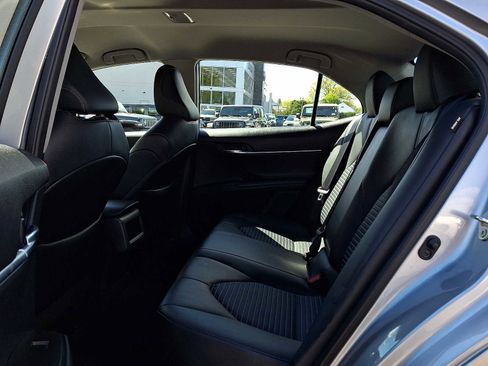Used 2024 Toyota Camry SE FWD image 10