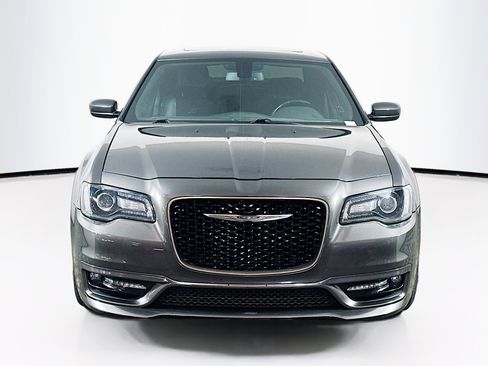 Used 2017 Chrysler 300 S w/ S Model Appearance Package RWD image 2