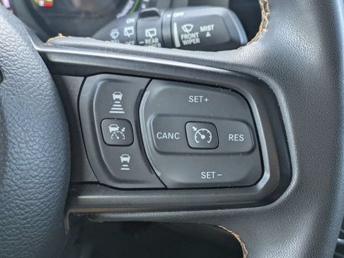 Used 2024 Jeep Wrangler Unlimited AWD/4WD image 25