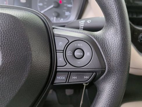 Used 2025 Toyota Corolla LE FWD image 17