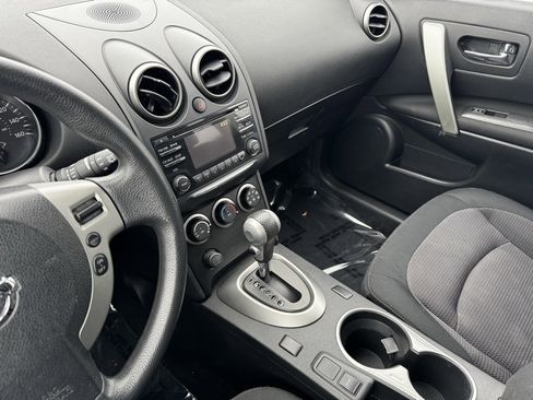 Used 2013 Nissan Rogue SV image 13