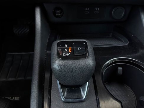 Used 2025 Nissan Rogue SV FWD image 24