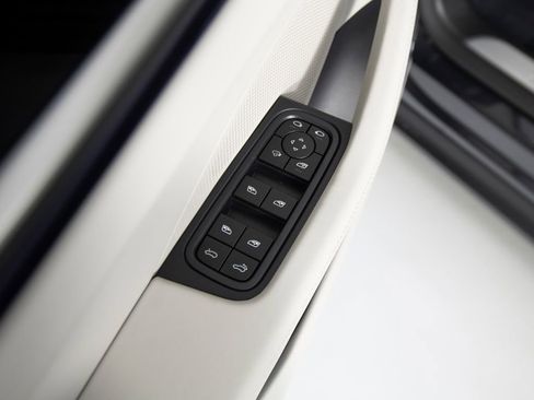 New 2026 Porsche Macan 4 Electric AWD/4WD image 21