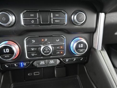 Used 2022 GMC Yukon SLT w/ SLT Premium Package AWD/4WD image 28