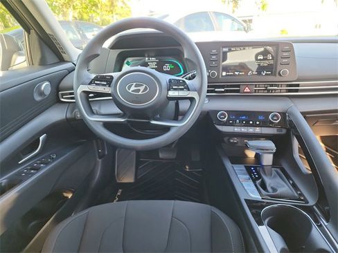 New 2025 Hyundai Elantra Blue image 9