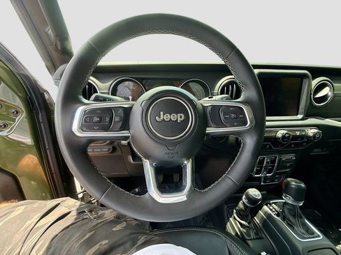 Used 2023 Jeep Wrangler Unlimited Sahara AWD/4WD image 12