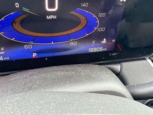 Used 2025 Chevrolet TrailBlazer LT image 12