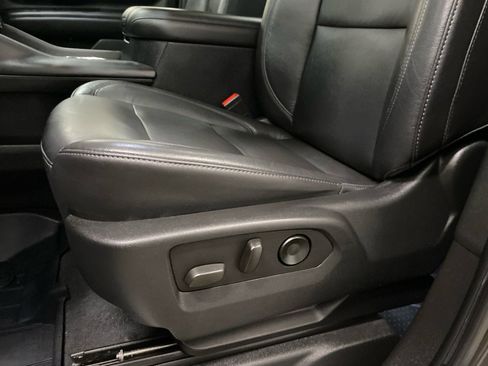 Used 2021 Chevrolet Tahoe Z71 w/ Z71 Signature Package image 17