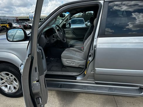 Used 2005 Toyota Sequoia SR5 image 12