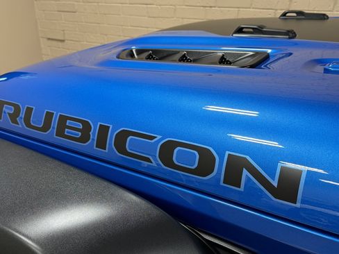 Used 2023 Jeep Wrangler Unlimited Rubicon 4xe w/ Dual Top Group image 19