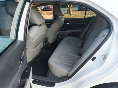 Used 2020 Toyota Camry SE FWD image 14
