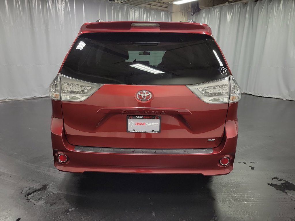 Used 2015 Toyota Sienna SE FWD image 7