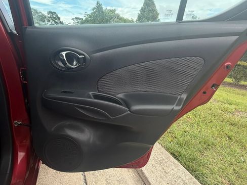 Used 2016 Nissan Versa SV FWD image 27