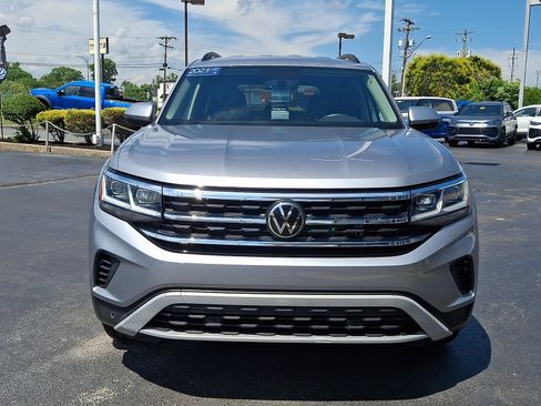 Used 2023 Volkswagen Atlas SE w/ Black Wheel Package FWD image 2