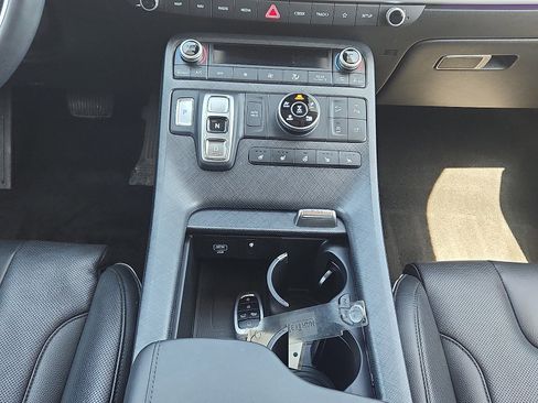 Used 2024 Hyundai Palisade Limited AWD/4WD image 19