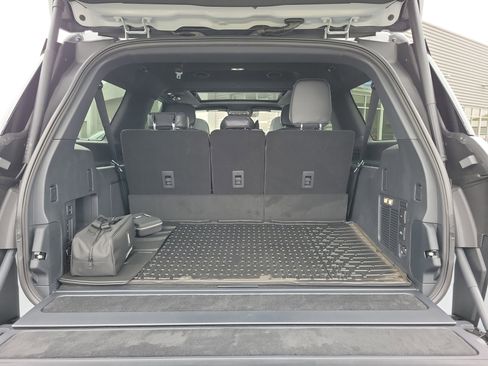 New 2025 Lincoln Navigator L Reserve image 10