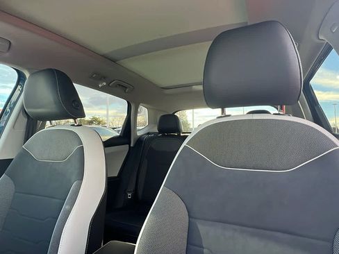 New 2026 Volkswagen Taos SE image 12